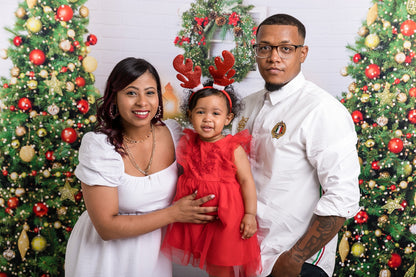 Family Festive Christmas Photo Session (10 Images)