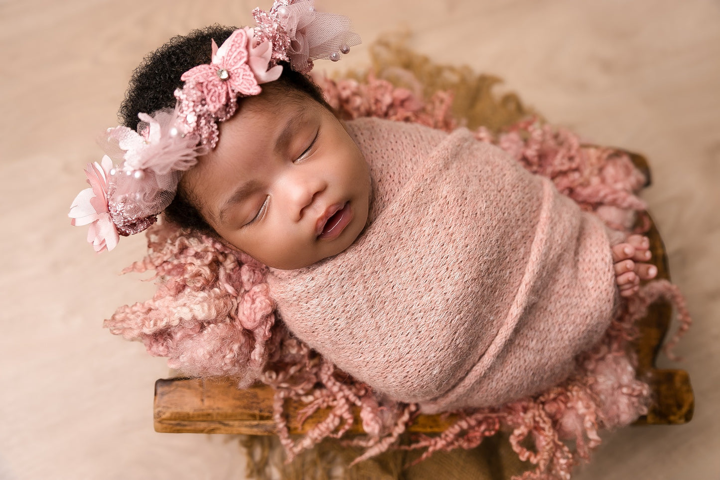 Mini Newborn Photo Shoot (10 Images)